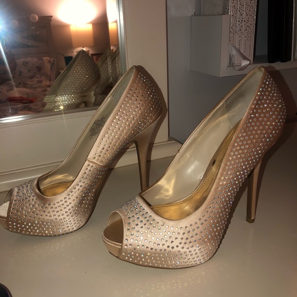 SOLD❤️NEW Nude JLo Pumps - Picture 6 of 6